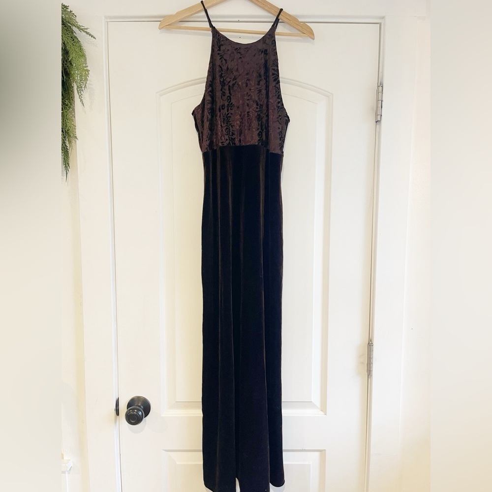 90’s Breakin’ Loose Long Chocolate Brown Velvet Halter Dress - 7/8